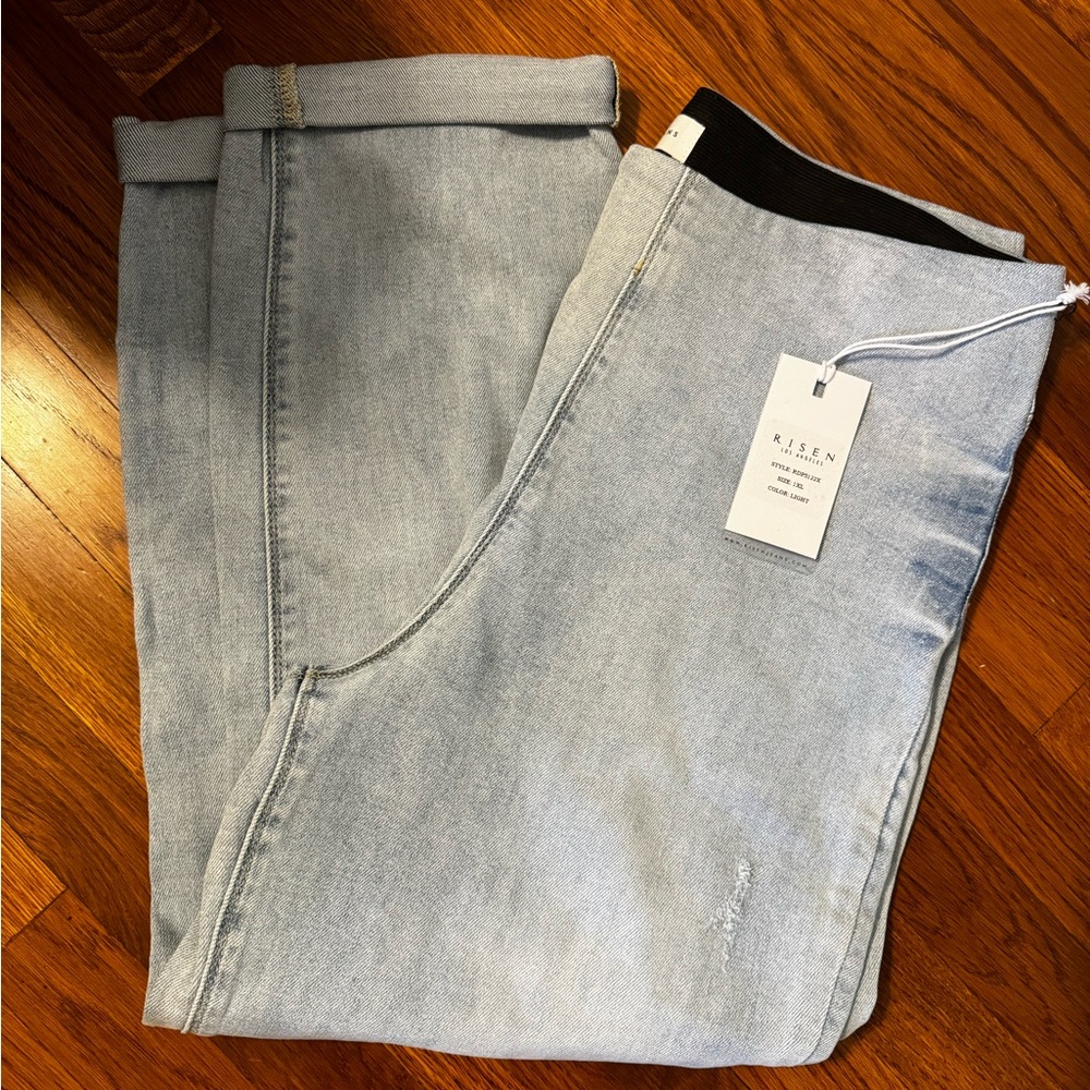 NWT Risen High Waist Light Wash Pull On Jeans 1X